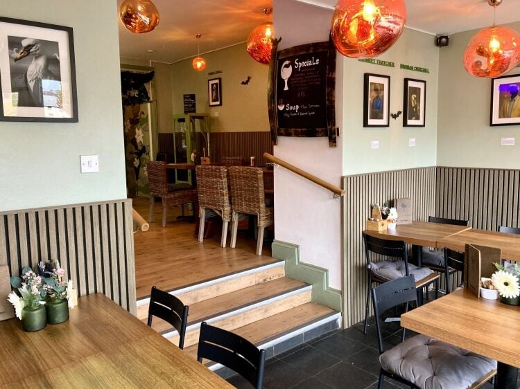 LICENSED COFFEE SHOP/CAFÉ/BRASSERIE