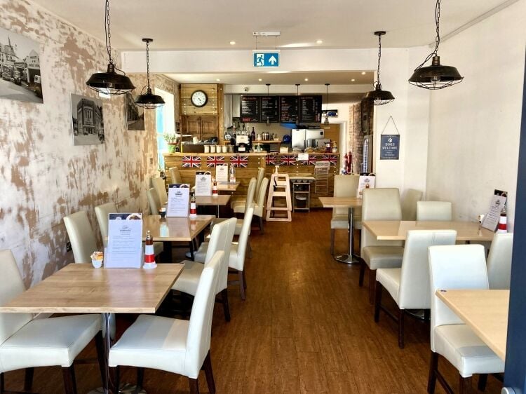 DAYTIME CAFÉ/COFFEE SHOP
