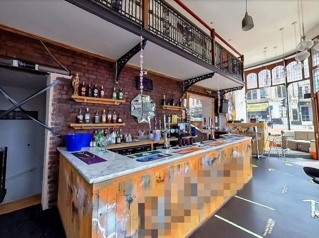 Lounge Bar for Sale