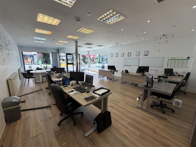 Vacant Unit For Sale in Castleford Photo 2
