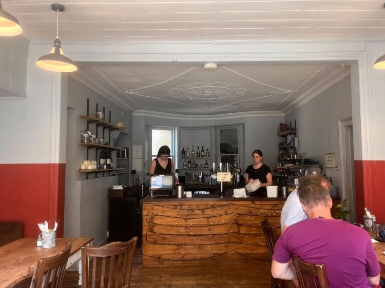 LICENSED COFFEE SHOP/CAFÉ BAR Photo 2