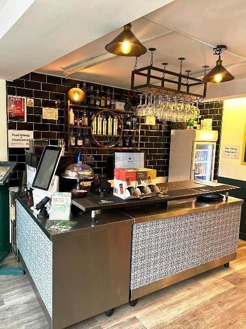 Licensed Restaurant  /   Fast Food Takeaway Specialising In Burgers And Ribs for Sale