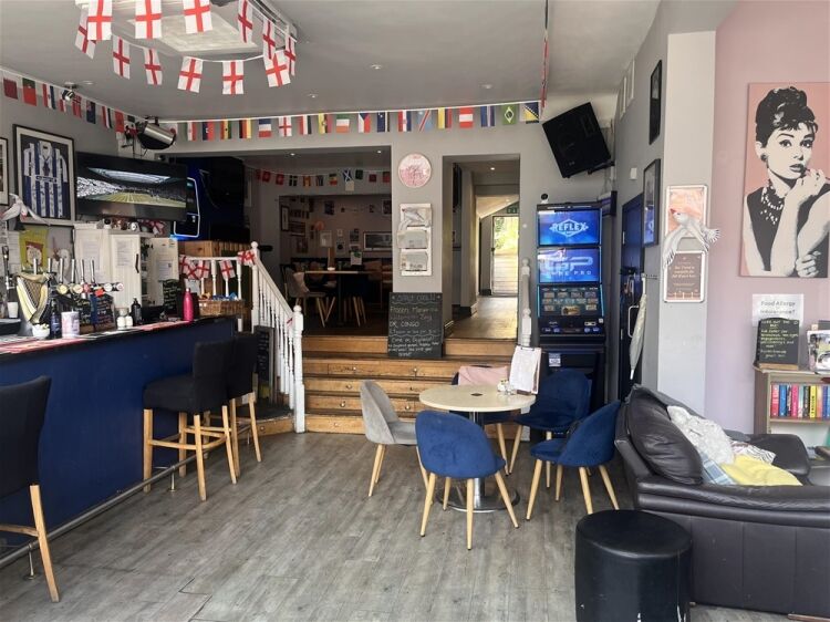 Licenced Trade, Pubs & Clubs For Sale in Crowborough Photo 2
