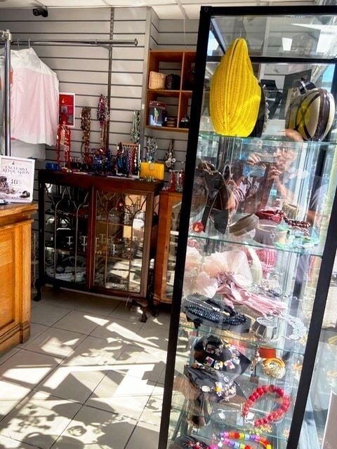 Receiving Dry Cleaners for Sale