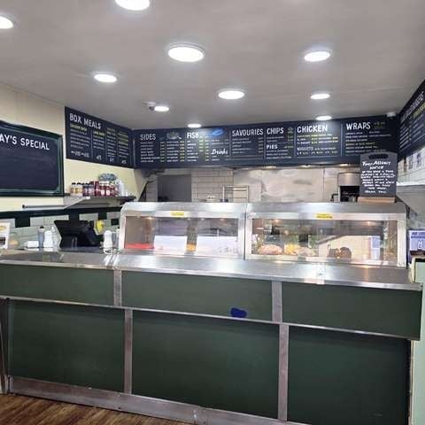 Takeaway Fish & Chip Shop slight Burgers, Ribs & Chicken for Sale Photo 2