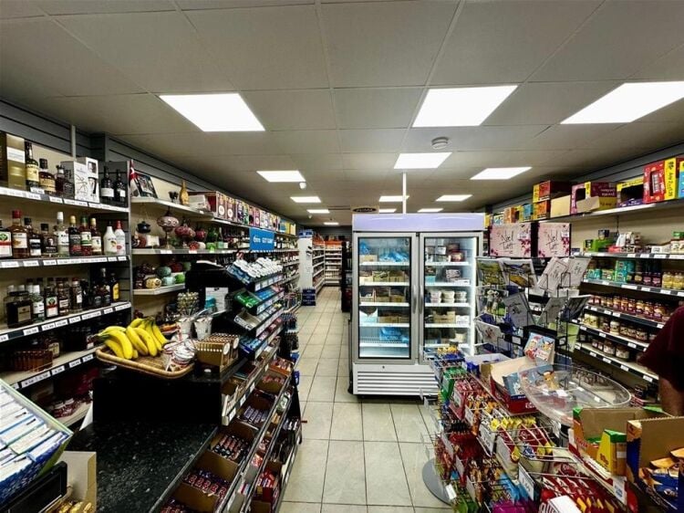 LEASEHOLD
CONVENIENCE STORES/LOTTERY & OFF LIC