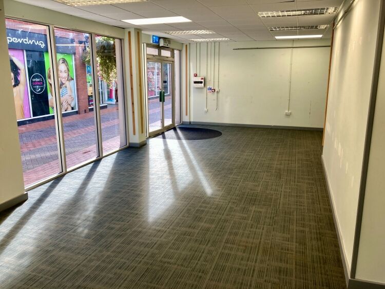 EMPTY RETAIL PREMISES
