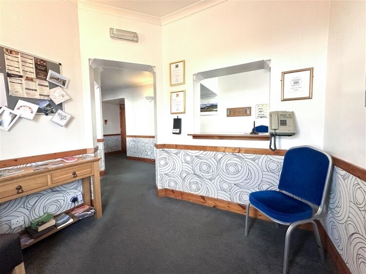 Empire Travel Lodge Photo 2