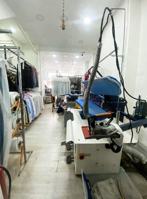 Dry Cleaners With Laundry, Repairs And Alterations- Discrete for Sale