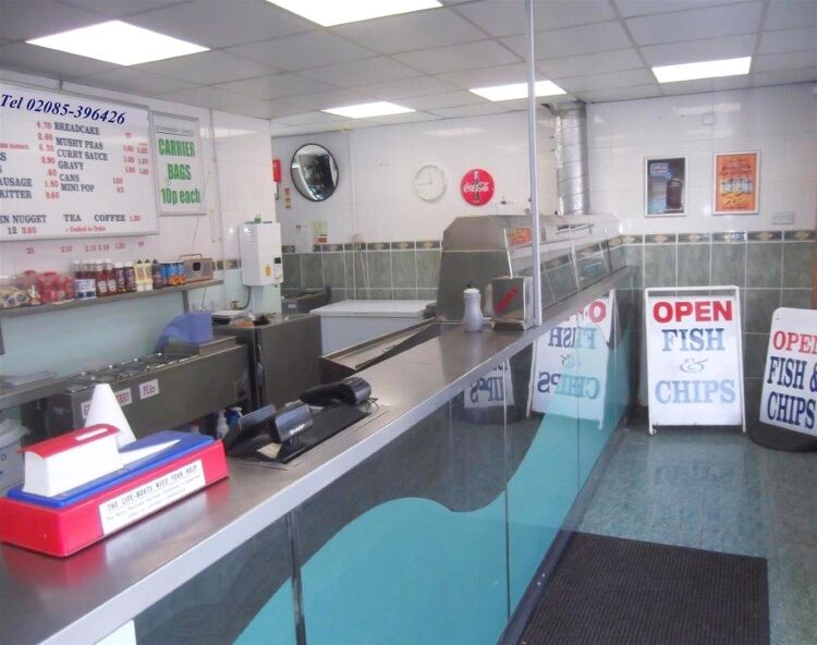 Traditional fish & chip shop, prominent Leeds parade Photo 2
