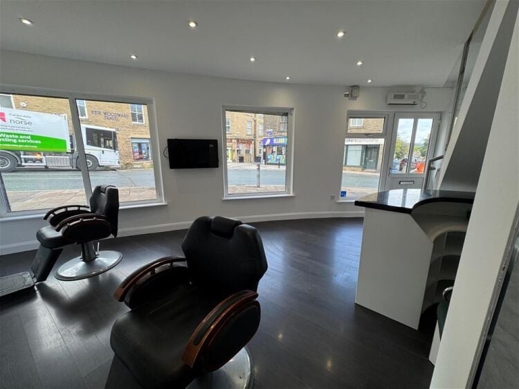 Vacant Unit For Sale in Elland Photo 2
