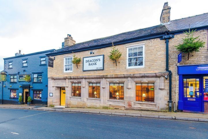 Michelin Guide Listed, 2 AA Rosette Restaurant in Former Bank - Chapel-en-le-Frith, High Peak Photo 2