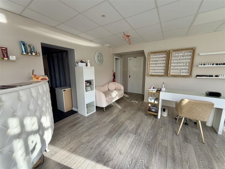Beauty, Therapy & Tanning For Sale in Dewsbury Photo 2