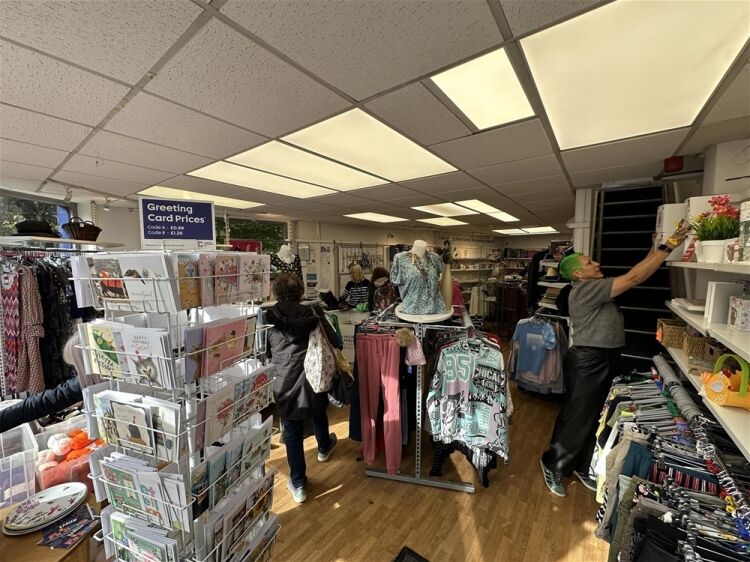 Shop to let in Cheadle