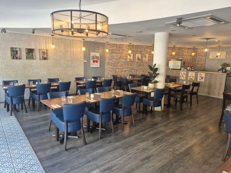 Highly Reputable Cafe in a Prime High Street Location Opposite Windsor Castle