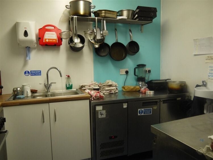 Licenced Trade, Pubs & Clubs For Sale in Bradford Photo 3