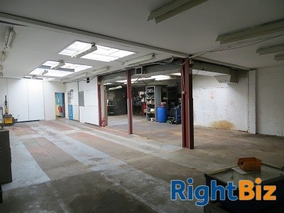 Significant Town Centre Garage—Buckinghamshire Photo 3