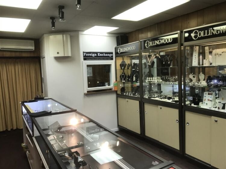 HIGH QUALITY JEWEWLLERY SALES & REPAIRS CENTRE IN ASHTON IN MAKERFIELD Photo 3