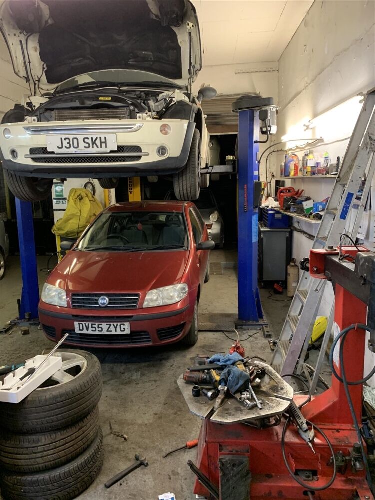FREEHOLD MOT TESTING & REPAIRS CENTRE Photo 3