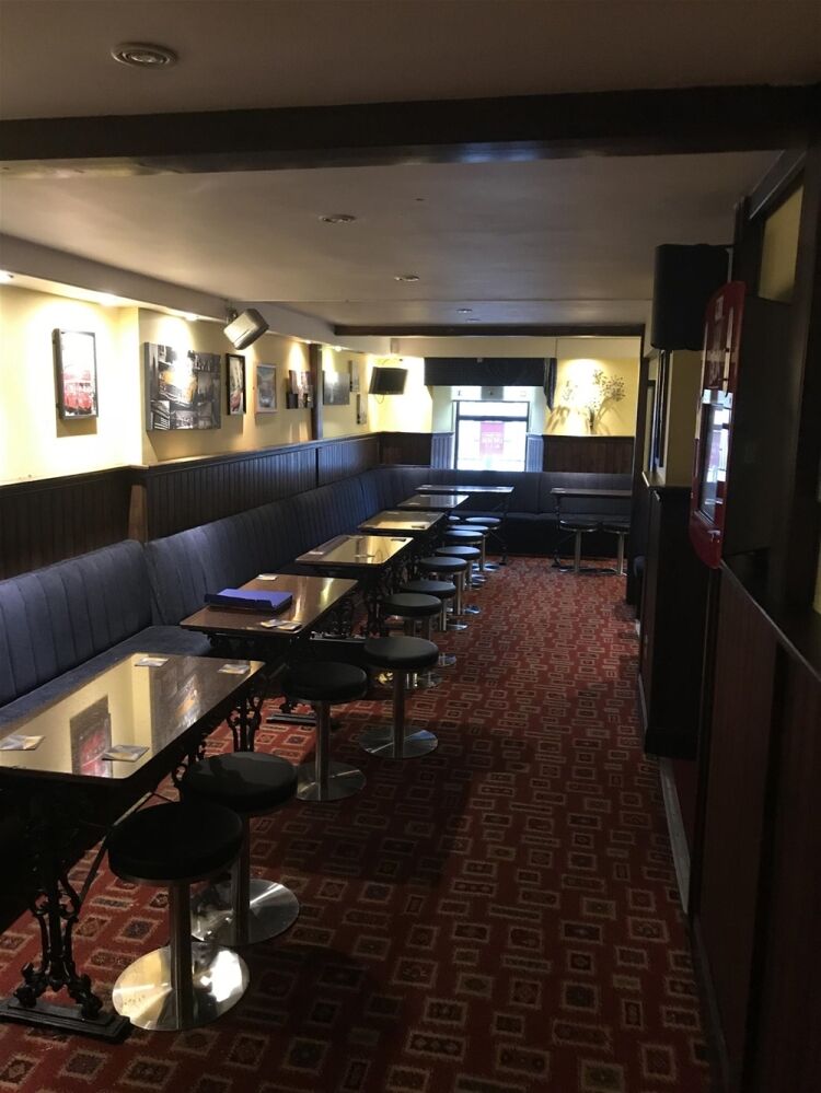 TOWN CENTRE FREE OF TIE PUBLIC HOUSE IN EAST AYRSHIRE