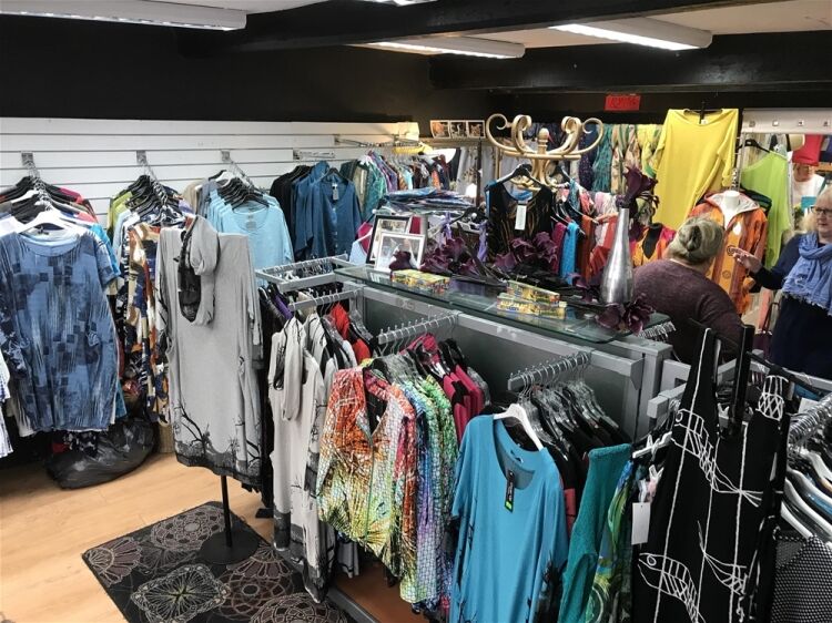 LADIES FASHION CLOTHING & ACCESSORIES EMPORIUM IN SKIPTON TOWN CENTRE Photo 3