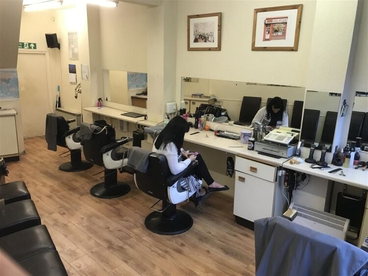 VIRTUALLY FREEHOLD HAIR SALON IN SHEFFIELD