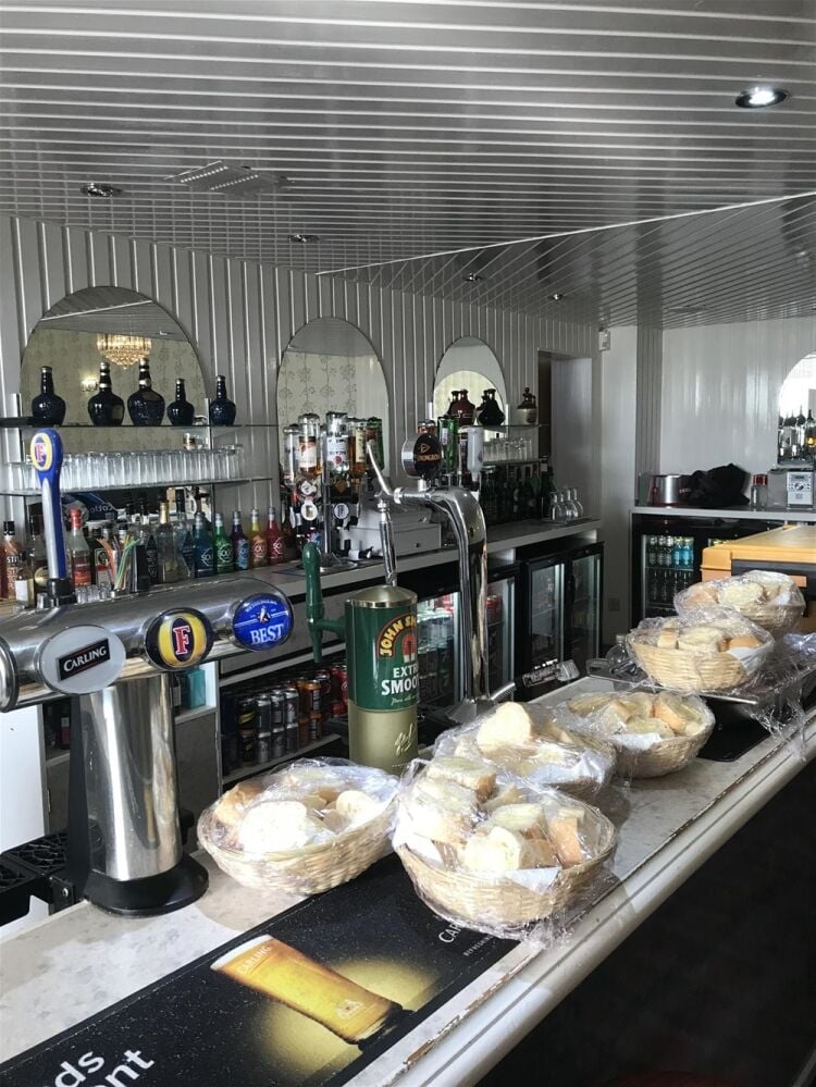 FREEHOLD PUBLIC HOUSE & FUNCTION VENUE IN ARMADALE TOWN CENTRE