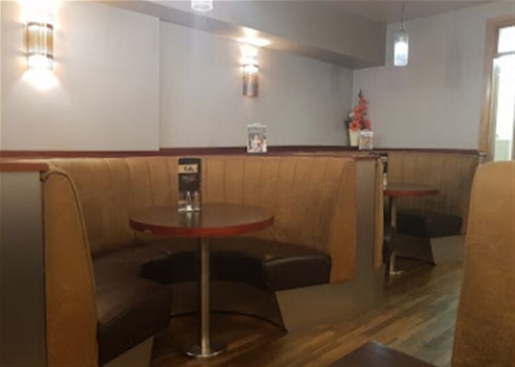 STYLISH COFFEE BAR IN CARMARTHEN TOWN CENTRE