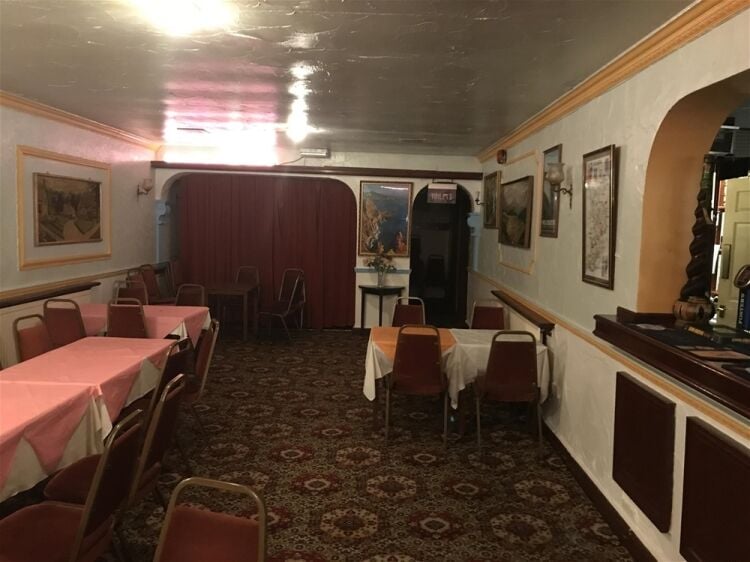 VERSATILE FREEHOLD LICENSED PREMISES AVAILABLE IN MOLD TOWN CENTRE