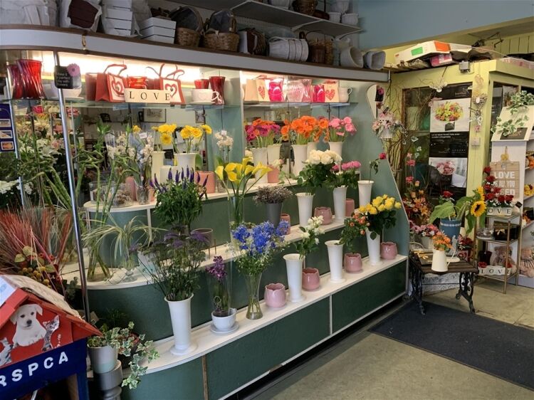 OLD ESTABLISHED INTERFLORA FLORIST IN CAERPHILLY TOWN CENTRE Photo 3