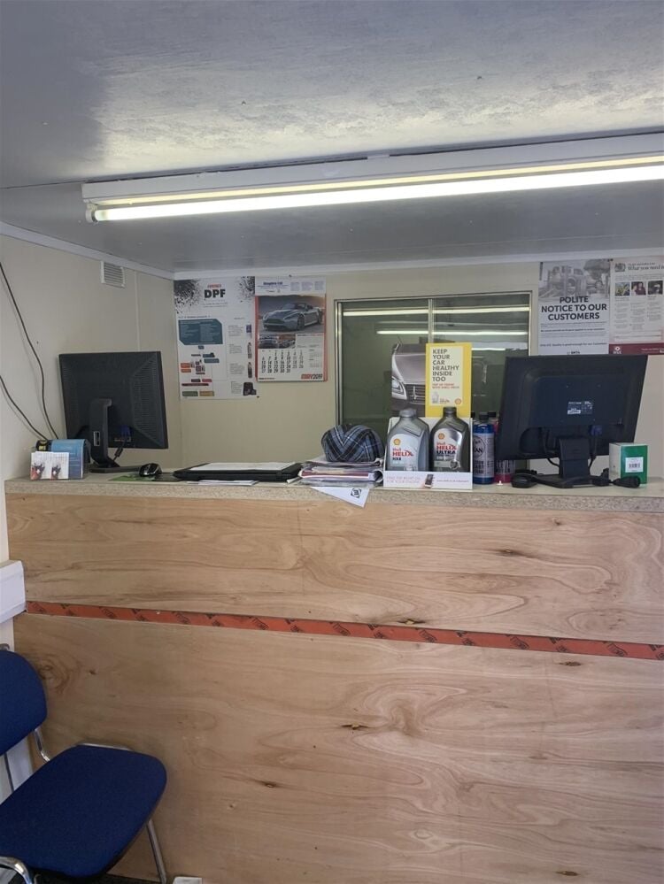 MOT TESTING & REPAIRS CENTRE IN GLENROTHES Photo 3