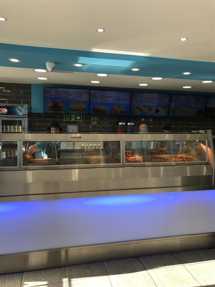 STUNNING FISH & CHIP RESTAURANT & FASTFOOD TAKEAWAY ON ALFRETON HIGH STREET