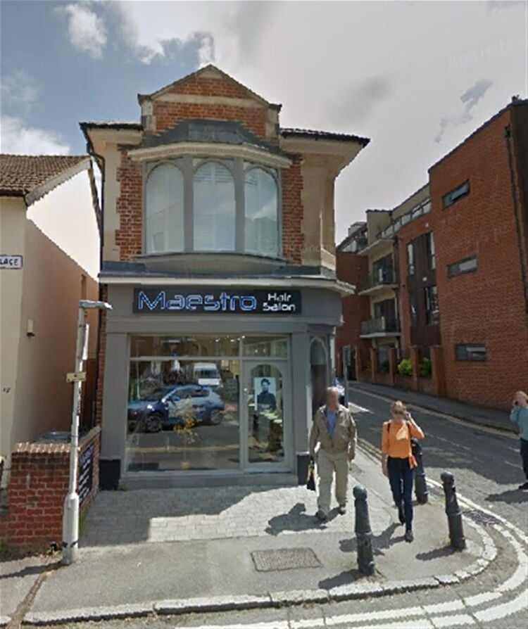 SUPERB UNISEX HAIR & BEAUTY SALON IN GUILDFORD TOWN CENTRE Photo 3