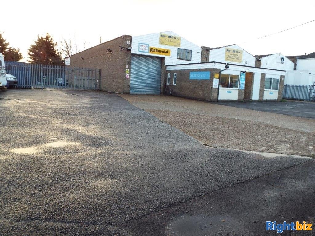 MOT GARAGE CLASSES 4, 5 & 7, SERVICING, REPAIRS. PLUS CAR SALES BUSINESS GOSPORT HAMPSHIRE Photo 4