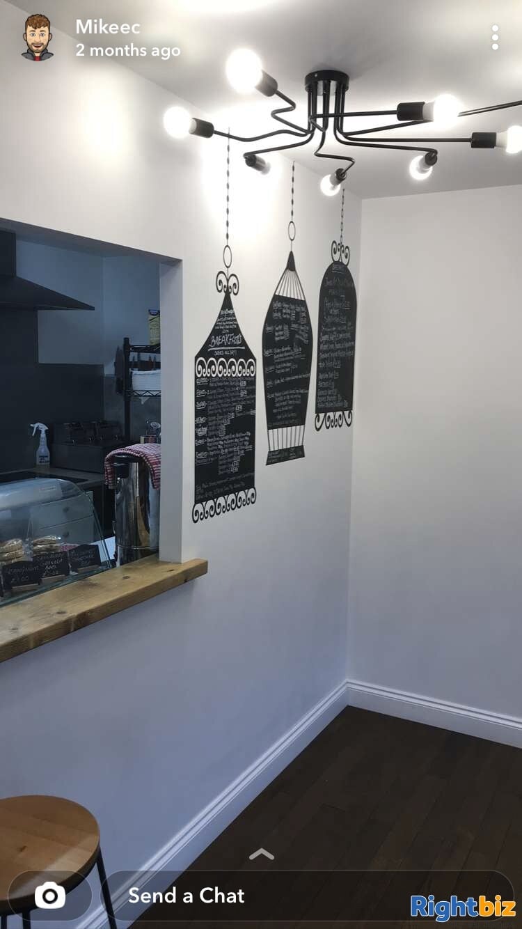 Leasehold cafe with loyal local customers
