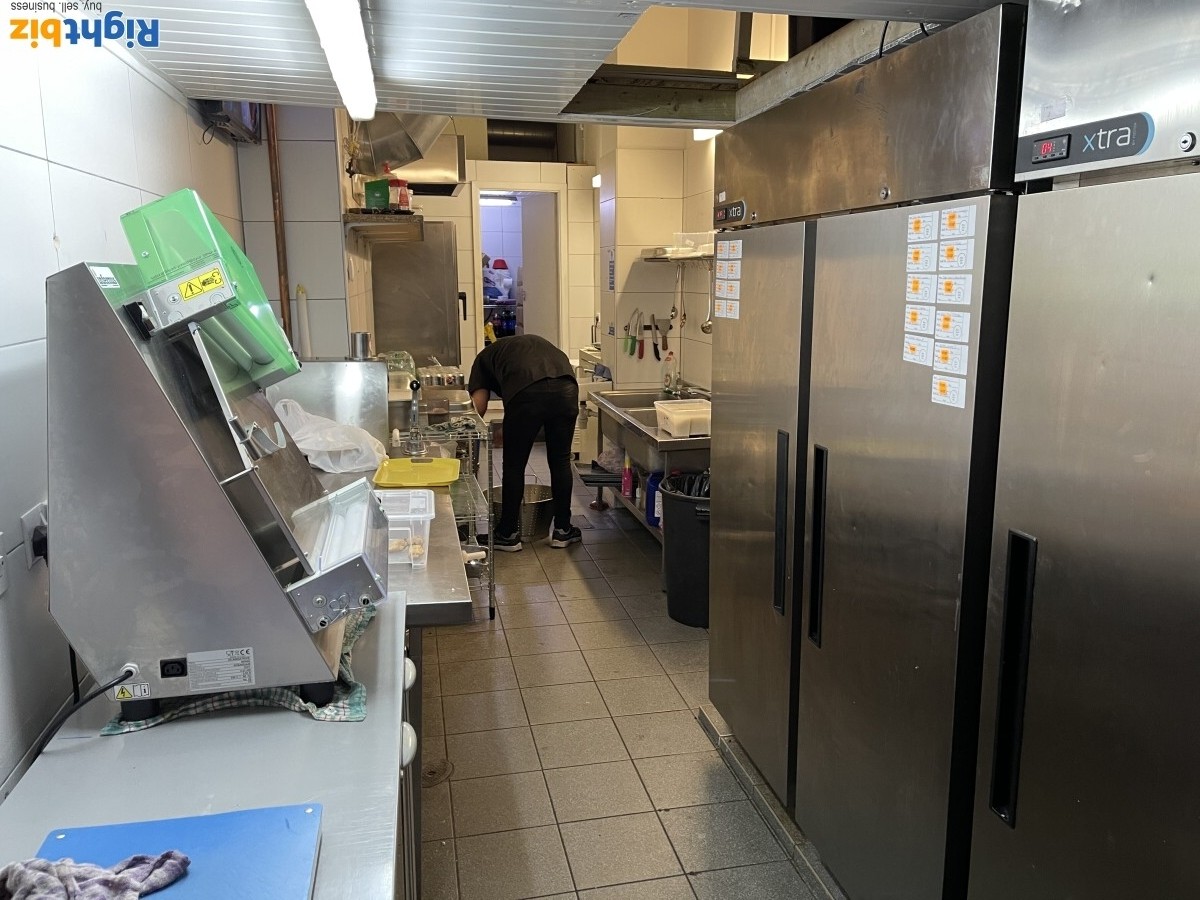Kebab and pizza peri peri shop for sale Photo 3