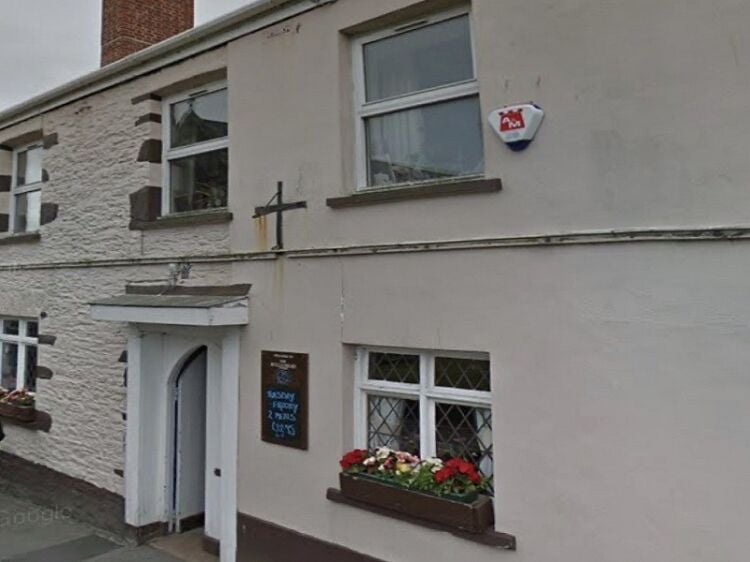 Popular Bistro with Living Accommodation For Sale