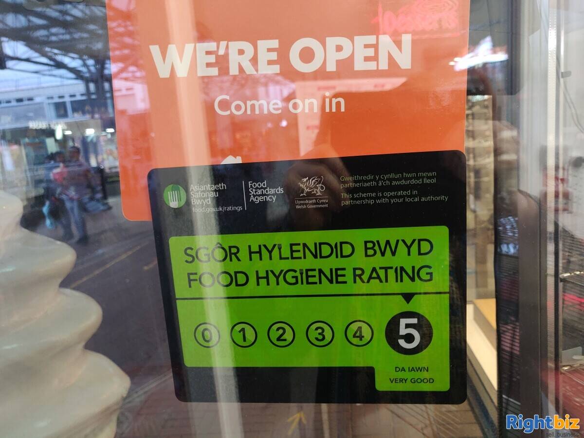 Desserts / bubble tea  shop/ cafe for sale in Cwmbran shopping centre south wales Photo 3
