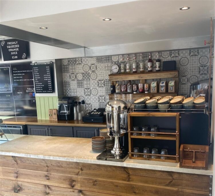 DAYTIME COFFEE LOUNGE & BISTRO in affluent suburb near WATERLOOVILLE Photo 3