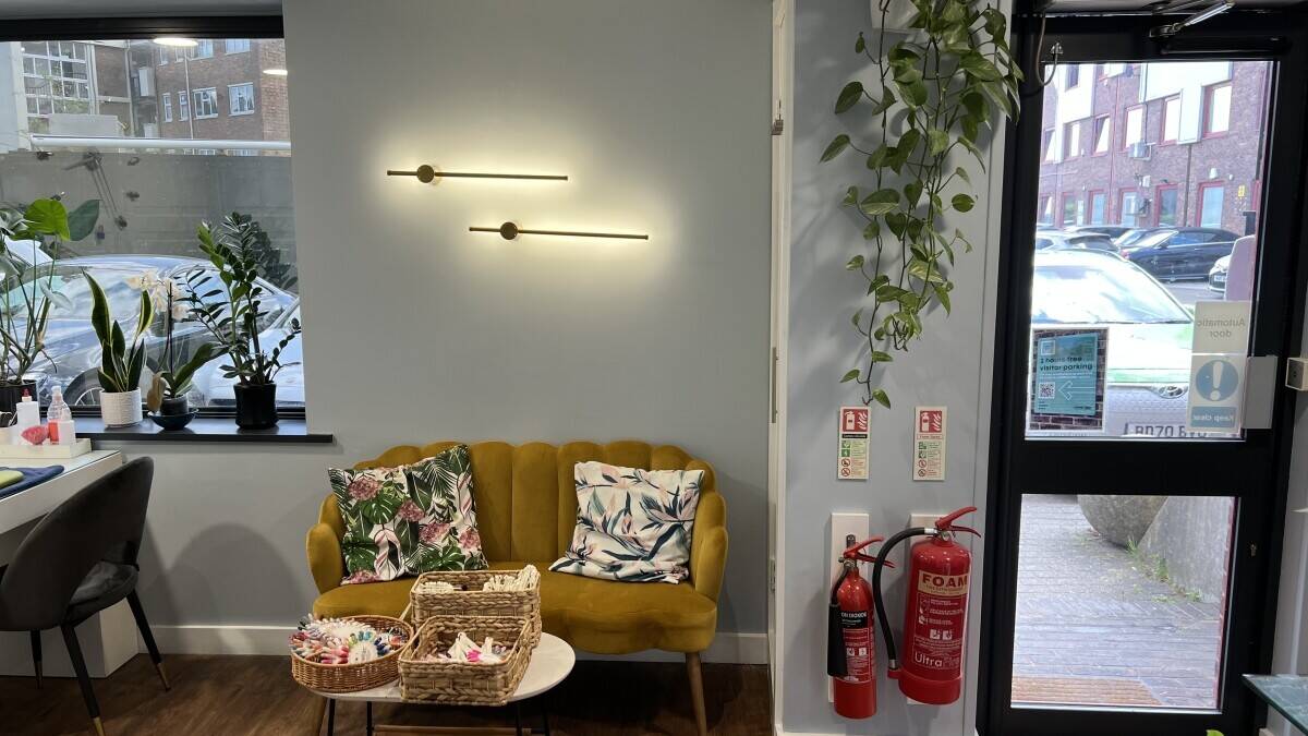 Nail and Beauty Salon in the Heart of Canary Wharf E14 for Sale Photo 3