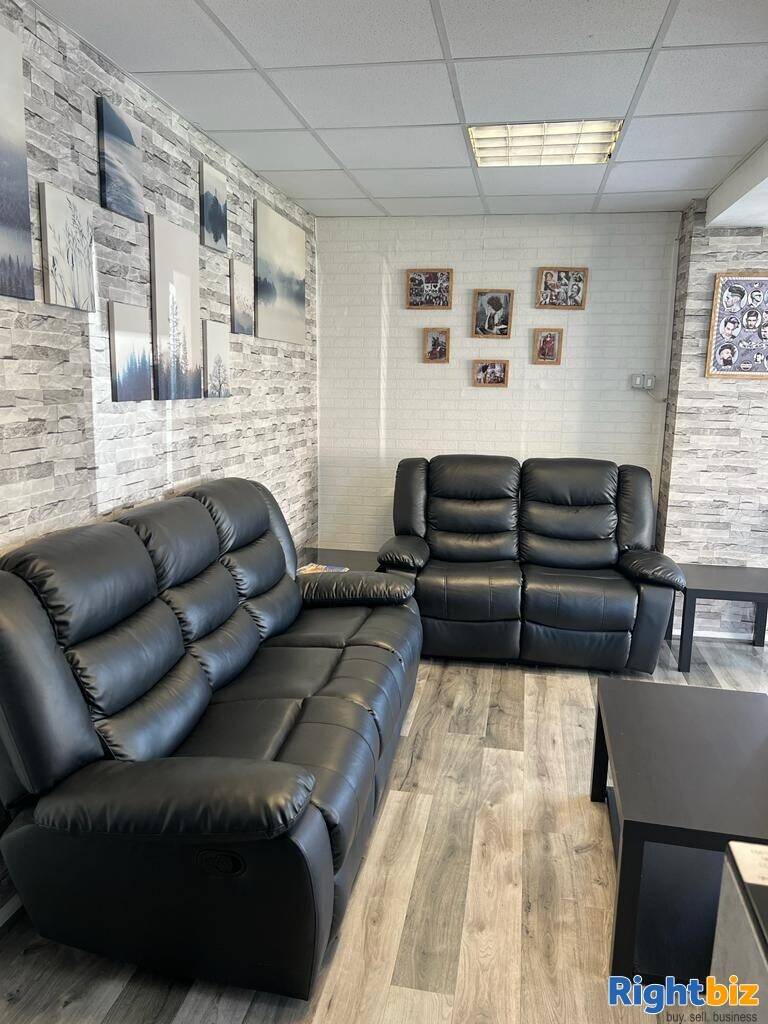 Leasehold Barber shop for sale with 2 bed flat