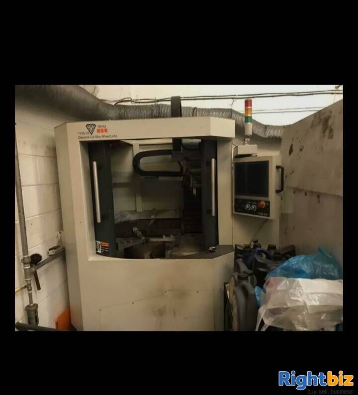 ESTABLISHED GARAGE/TYRE WORKSHOP BUSINESS FOR SALE IN HUDDERSFIELD Photo 3