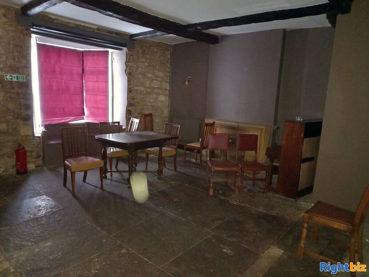 SOMERSET - FREE HOUSE ON LARGE SITE NEAR STREET/GLASTONBURY Photo 3