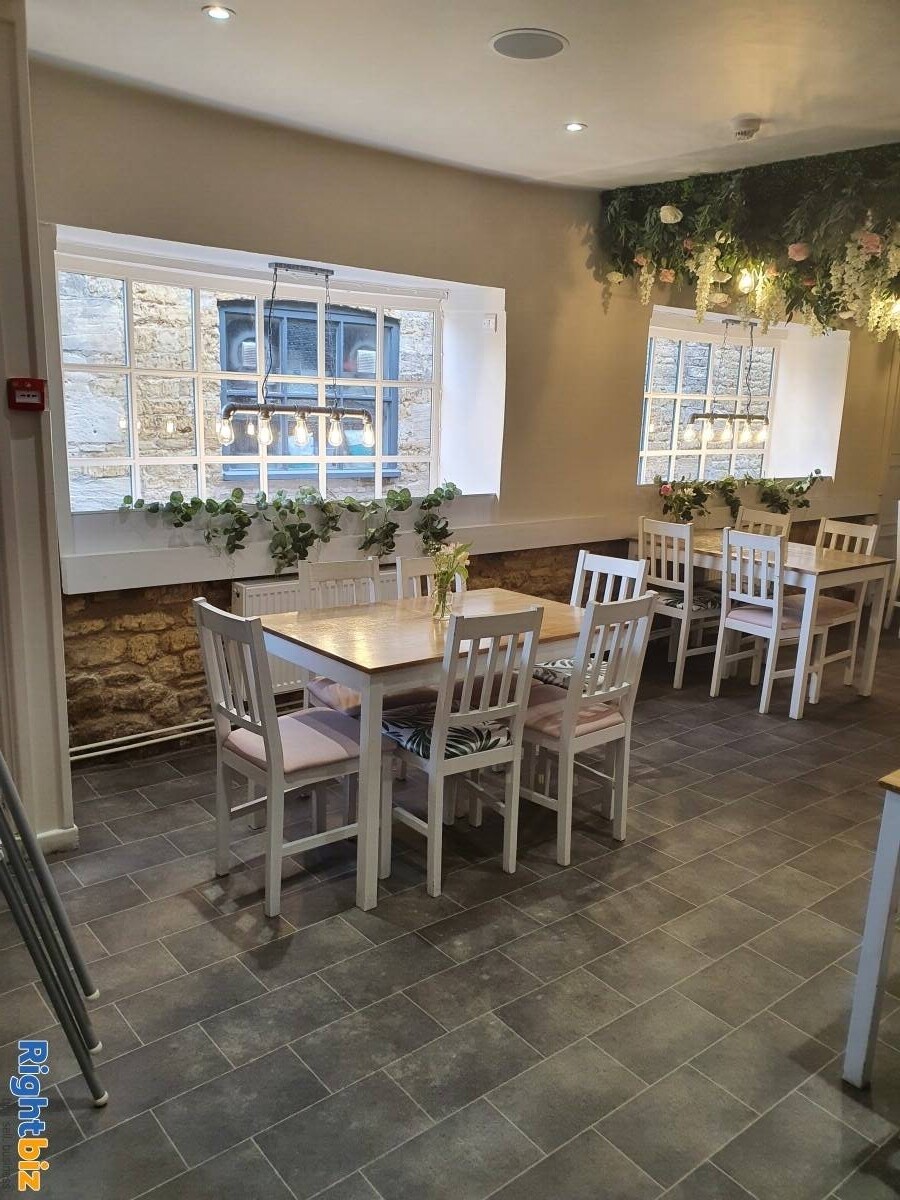 Bourton on the water prime riverside location newly refurbished restaurant