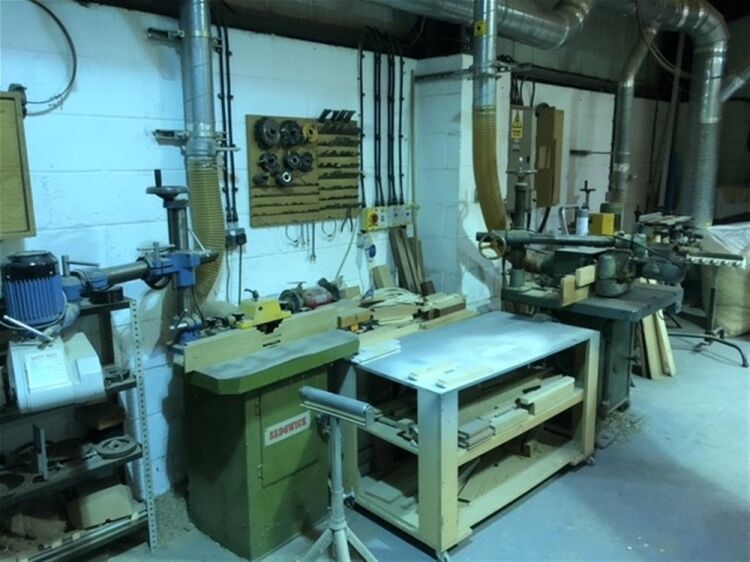 QUALITY BESPOKE HOME FURNISHINGS MANUFACTURING & FITTING COMPANY based WILTSHIRE Photo 3