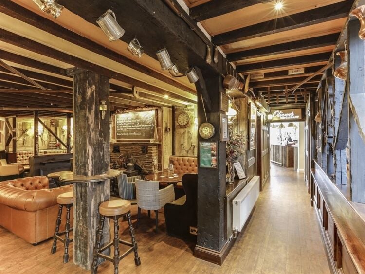 One of Cornwall’s Finest Country Inns, Restaurant & Hotel For Sale in Wadebridge