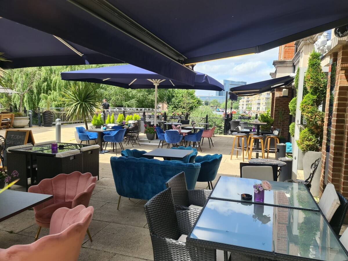 Leasehold Bistro & Bar for Sale , Open for Partnership Photo 3