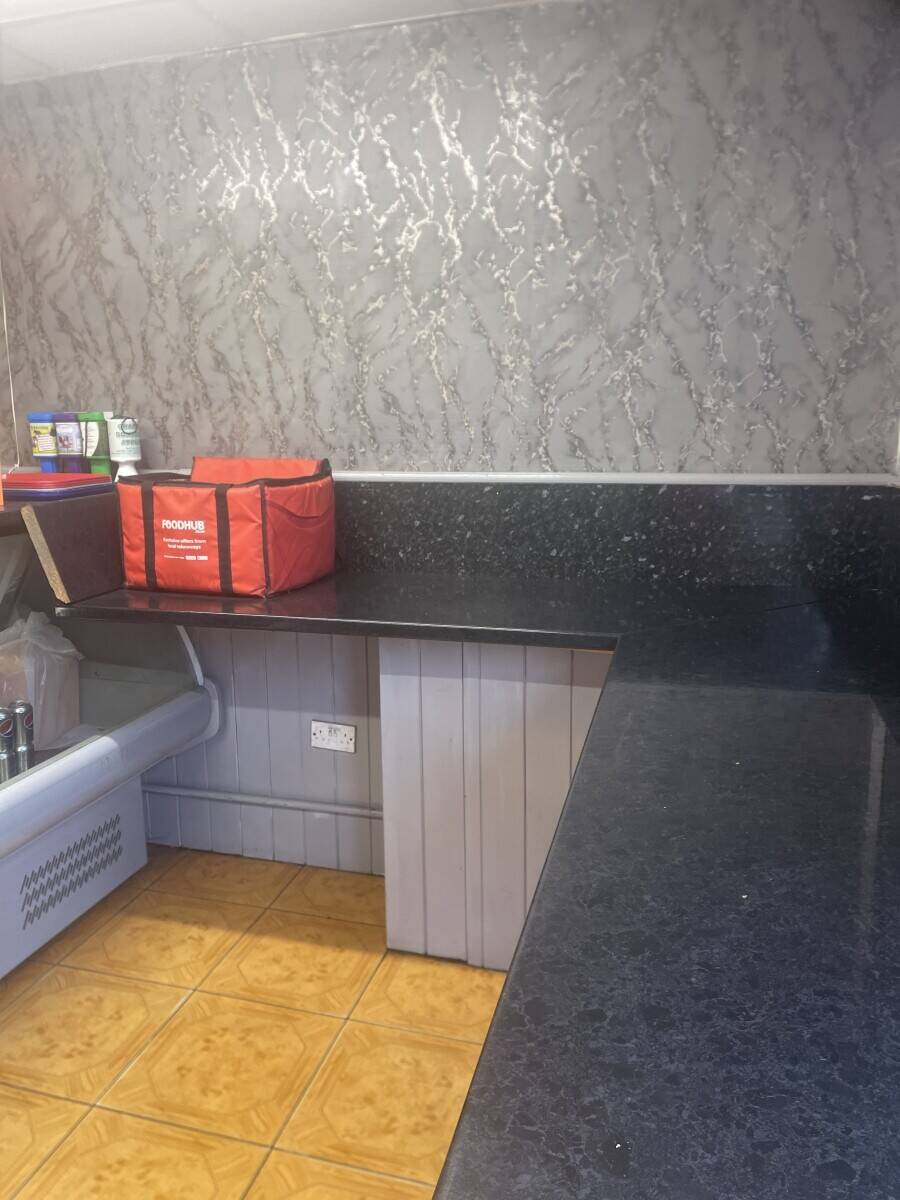 Fully running business in the heart of Burton on Trent Photo 3