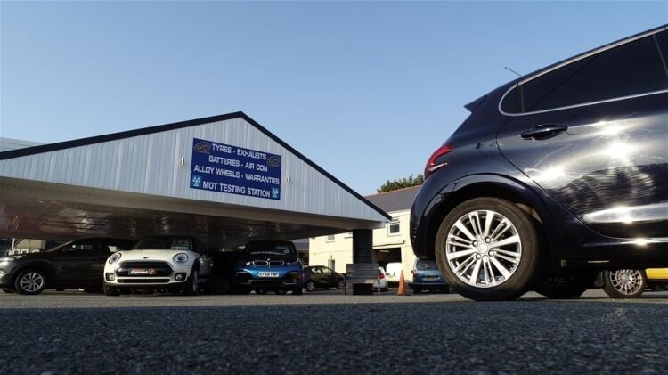 HIGHLY PROFITABLE RETAILER OF USED VEHICLES, MOT STATION & WORKSHOP BASED IN SOUTH WEST WALES AMAZING OPPORTUNITY Photo 3