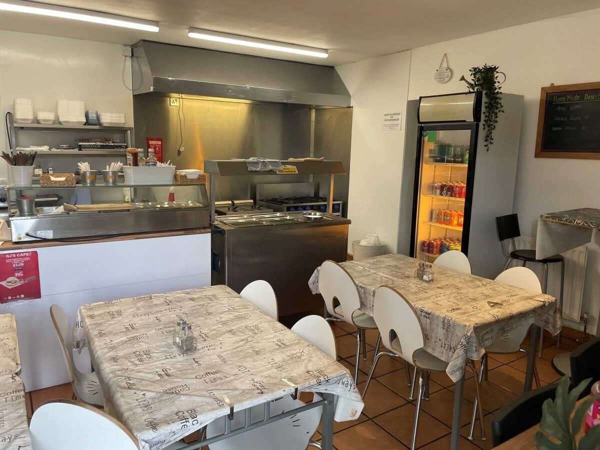 Well established cafe for sale with Sensible rent and ZERO business rates